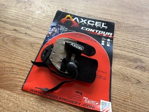 AXCEL CONTOUR PRO FINGER TAB. MEDIUM - Picture 1 of 5