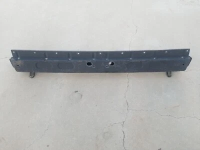 Refuerzo de barras de refuerzo para parachoques trasero Toyota Supra 1982-1986 Foto 1 de 4