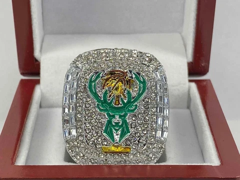 Mikwaukee Bucks Championship Ring - 2021 Finals Ring - Antetokounmpo - Box Cover