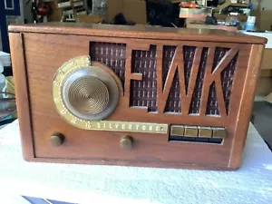 Vintage 1941 Silvertone "Candy Cane" Model #7004 Tube AM Brown mahogany radio - Picture 1 of 13