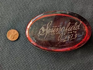 1913 Springfield Souvenir ROJO RUBÍ Vidrio Pisapapeles Illinois Missouri - Imagen 1 de 4