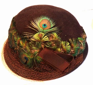 Cappello vintage PIUMA DI PAVONE feltro marrone + rete GLENOVER Hattie's on the Plaza - Foto 1 di 11