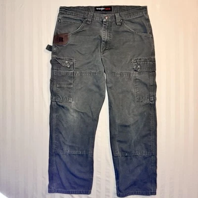 Calça Wrangler RIGGS Workwear Ajuste Relaxado Ripstop Verde Carpinteiro Medida 35x28 - Imagem 1 de 4