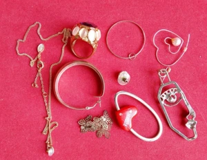 Interesante Joyería Vintage Artefacto Lote Colgantes Pendientes Individuales Anillo Sin Marcar - Imagen 1 de 7