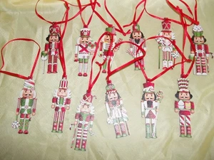 12 WEIHNACHTSSCHMUCK BAUMSCHMUCK 3" HOLZ EINSEITIG NUSSKNACKER - Bild 1 von 4