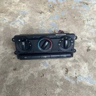 Interruptor de control de temperatura climática de calefacción de aire acondicionado Ford Mustang 2005-2009 OEM Foto 1 de 4