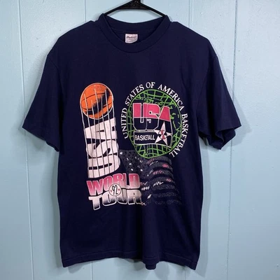 Camiseta De Colección 1992 Gira Mundial de Baloncesto EE. UU. Talla L Azul Marino Gráfica Puntada Única Foto 1 de 4