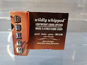 NUEVO LÁPIZ LABIAL LÍQUIDO LIGERO BUXOM WILDLY WHIPPED PLIEGUE CENTRAL - Imagen 1 de 5