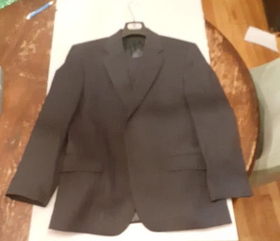 Men's Macy's Savile Row Navy 2pc Suit 100% wool, 40 Short coat, 34/32 Pant, USED - Image 1 of 4