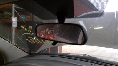 Espejo retrovisor interior delantero central usado se adapta a: Dodge Journey 2013 atenuación manual Foto 1 de 4