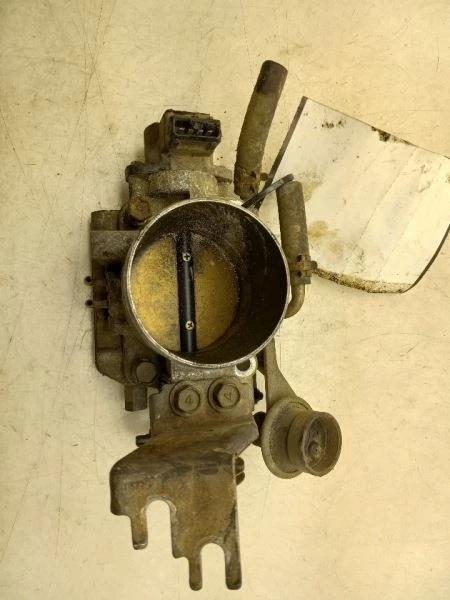 88-92 TOYOTA LAND CRUISER 4.0L ENGINE THROTTLE BODY ASSEMBLY  - Image 1 of 4