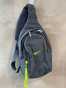 Nike Sportswear Essentials Sling Bag Unisex Lifestyle Crossbody Pack DJ9796-060 - Picture 1 of 9