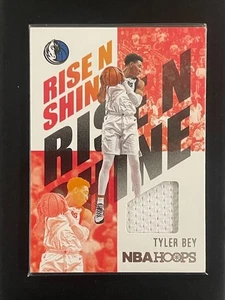 2020-21 Panini NBA Hoops Tyler Bey Rise N Shine Jersey #RNS-TBY Dallas Mavericks - Picture 1 of 2