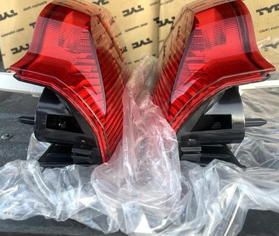 NEW OB,Station Wgn Lower RIGHT& Left Taillights 01-04VLV-70/XC-70 SERIES-VOLVO - Image 1 of 4