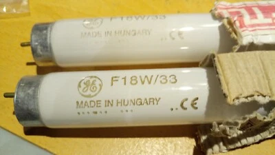Fluorescent light tube  GE  2ft 18W col 33   x 2 - Image 1 of 2