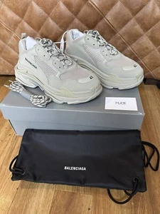 Balenciaga Triple S Beige Stunning Pair! Uk8 EU42 New In Box - Picture 1 of 5