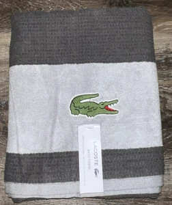 Lacoste ~ Asciugamano Bagno 100% Cotone 30" x 52" Grigio Antracite Grande Logo Coccodrillo - Foto 1 di 4