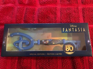 ❤️ DISNEY STORE SORCERER MICKEY FANTASIA 80th ANNIVERSARY OPENING CEREMONY KEY - Picture 1 of 11