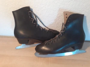 Gebraucht ICE CROWN Schlittschuhe Leder neuer Schliff Gr. 42 / Schwarz sehr Gut - Bild 1 von 3