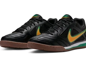 Herren Nike Gato Turnschuhe in Schwarz/Weiß/Gummi Dunkelbraun/Varsity Mais Größe 15 - Bild 1 von 7