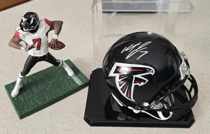 Mini casco de fútbol americano firmado a mano por Michael Vick Riddell (Atlanta Falcons) + figura - Imagen 1 de 13