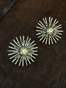 Vtg Starburst AB Rhinestones &Faux Seed Pearls Clip Earrings Silver Toned READ - Imagen 1 de 8