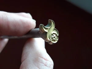 013-01 Border with Rose  Brass hand made Leather stamp - Picture 1 of 4