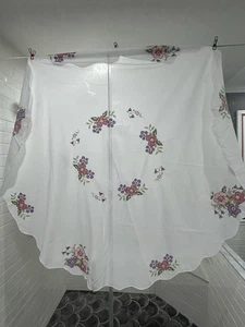 Vintage bestickte runde Tischdecke helles Blumenmuster 56" - Bild 1 von 5