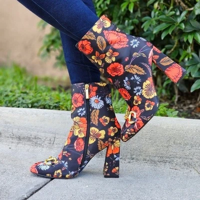 Botín de tacón bloque con hebilla y hebilla cuadrada con puntera cuadrada con estampado de flores para mujer Foto 1 de 4