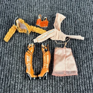 Rainbow High Doll Poppy Rowan Series 1 5 Piece Clothing Lot Orange - Picture 1 of 4