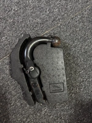 JAGUAR tow bar DX23-19E538-AC - Image 1 of 3