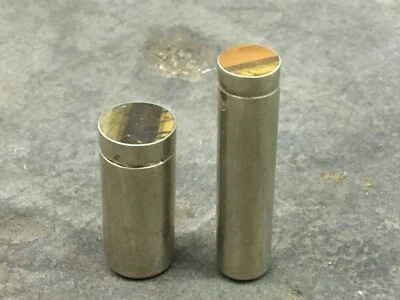 ANTIGUO VINTAGE 2 PIEZAS. ÚNICA PEQUEÑA OFERTA DE METAL Y PIEDRA CAJA RARA. COLECCIONABLE Foto 1 de 4