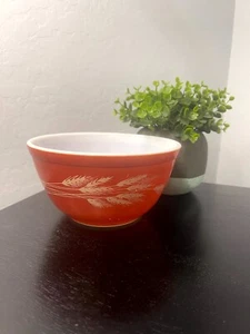 Vintage Pyrex Autumn Harvest Wheat Bowl 402 1.5 qts - Picture 1 of 6