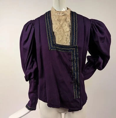 CUERPO MANGA ABULLONADA EDUARDIANO TEMPRANO CON RIBETES TRENZADOS Foto 1 de 4