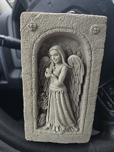 Carruth 2000 - Nature's Angel - Angel Holding Heart in Relief - LN - Picture 1 of 4