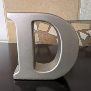 Silver Painted Resin "D" Initial - Picture 1 of 4
