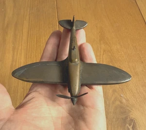 Vintage Messing Modell Spitfire WWII - Periode Grabenkunst beweglicher Propeller 14 cm WS - Bild 1 von 9