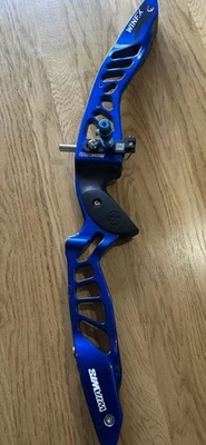 WIN WIN ‘WINEX’ 25” Recurve Riser Left Handed In Beautiful Metallic Blue - Image 1 of 4