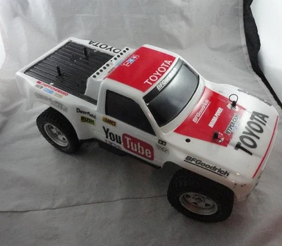 Vintage Tamiya 1/10th Radio Controlled TA-02 Toyoa PreRunner - Image 1 of 4
