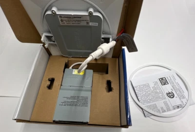 Downlight empotrado LED para obleas Lithonia WF6 SQ S LED 30K40K50K 90CRI MW M6 Foto 1 de 4