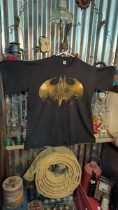Vintage T-shirt DC Comics Batman 1995 Graphic Bat Blade Tee (Size XL) Black Gold - Picture 1 of 16