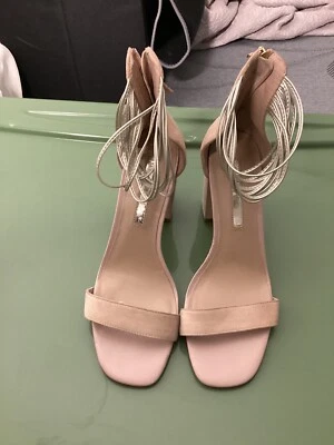 Sandalias Audrey Brooke "AVA" para mujer punta abierta bronceada gamuza con cremallera trasera. Talla 9,5 M Foto 1 de 4
