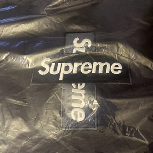 Medium Supreme Cross Box Logo Hoodie Navy FW20 - Picture 1 of 1