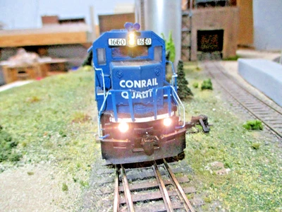 CONRAIL 1660 GP15-1,WALTHERS,920-35057, QUAD DITCH, TSU DC/DCC/SND,K-A,WEATHERED - Image 1 of 4