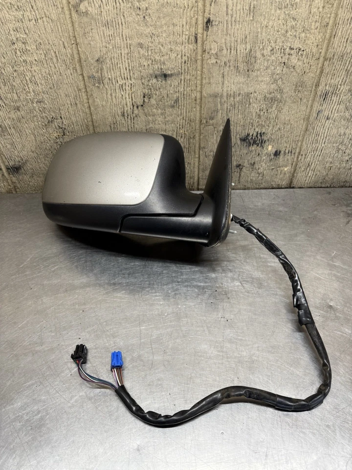 Espejo retrovisor lateral derecho GMC Yukon Denali 2003-2006 pasajero con señal OEM Foto 1 de 4