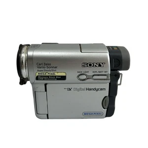 SONY DCR-TRV33E Mini DV DIGITAL CAMCORDER PAL Super SteadyShot - Needs Battery - Picture 1 of 15