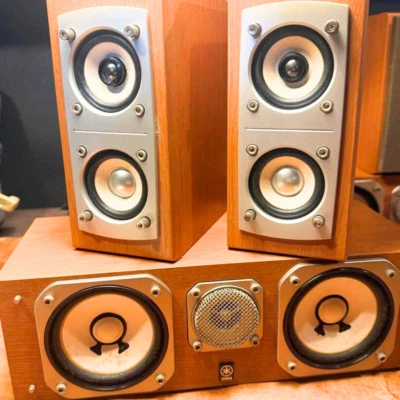 Yamaha 3pc Speaker Set Passive 2-Way Bookshelf & Center Channel Home Theater - Image 1 of 4