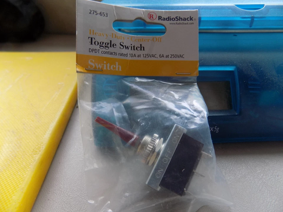 Toggle Switch DPDT 6a at 250vac RadioShack 275-0652