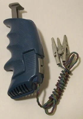 Controlador de velocidad Atlas para escala 1/32 y 1/24, azul, funcionando Foto 1 de 4