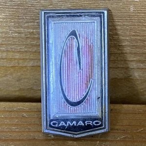 Camaro front Header Panel Emblem VINTAGE Original 1971 1972 1973 71 72 73 - Imagen 1 de 5